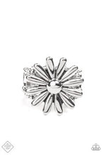 GROWING Steady Floral Silver Ring