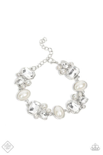 Best in SHOWSTOPPING Pearl and Rhinestone Bracelet